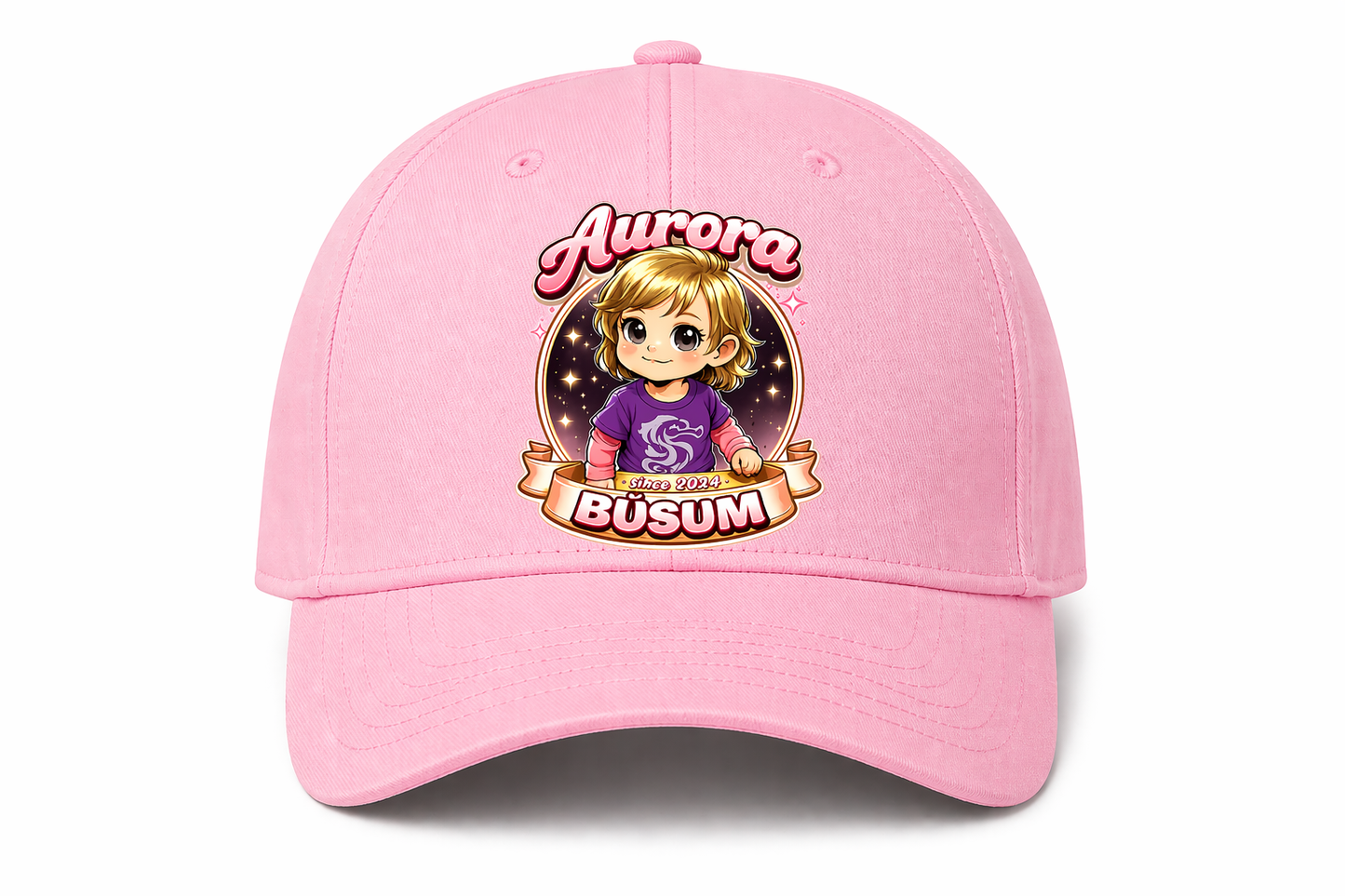 Basecap in drei Farben, schwrz, rosa, weiß, Design Aurora Büsum 2024